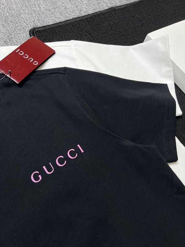 ブランドTシャツ側面デザイン